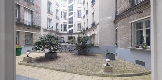 location Appartement T2 DE 43m² À PARIS 15 - Photo 3