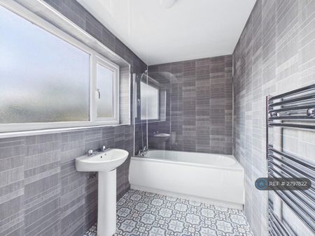 3 bedroom terraced house to rent - Photo 4