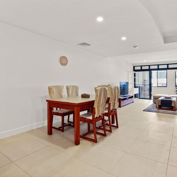 Stunning 3 Bedroom Apartment located in Neutral Bay - Photo 1