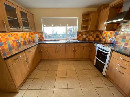 66 Hillhall Park, Lisburn, BT27 5DE - Photo 5