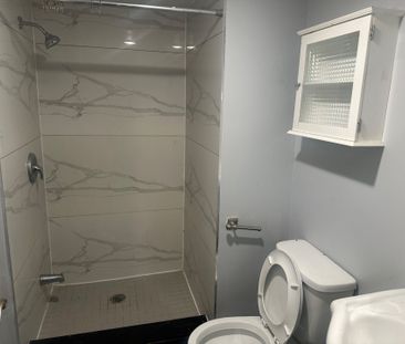 For Lease - 176 Kenneth Avenue, Kitchener, Ontario - Photo 4