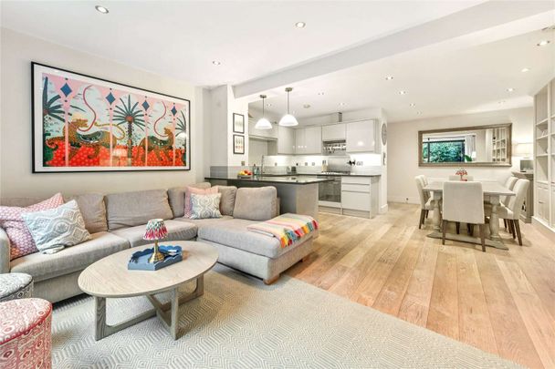 3 bedroom house located on a quiet street in Battersea. Not suitable for sharers - Photo 1