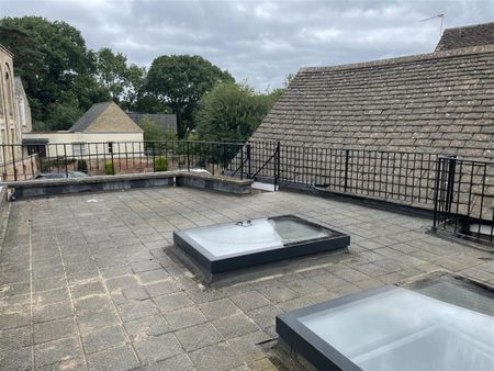 Long Street, Dursley - Photo 2