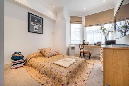 3 bedroom flat in South Kensington - Photo 4