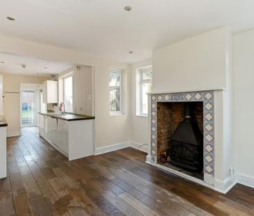 3 bedroom semi-detached house to rent - Photo 3