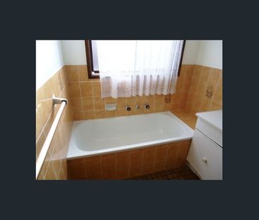 Single level 2 Bedroom unit - Photo 2