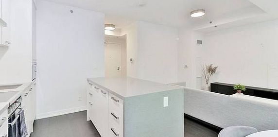 1+1 Bedroom, 2 Bathroom - Cary Wharf Townhouse - Photo 2