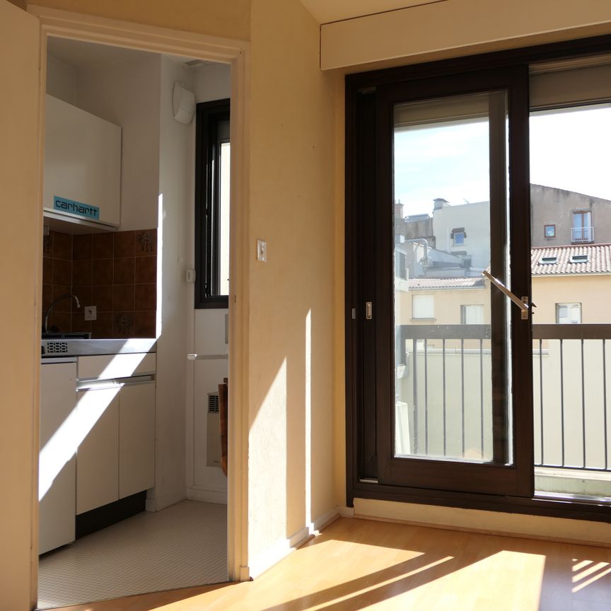 Location Appartement 1 pièce 18m² CLERMONT FERRAND 63000 - Photo 1