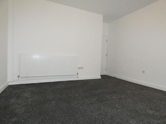 2 bedroom property to rent - Photo 1
