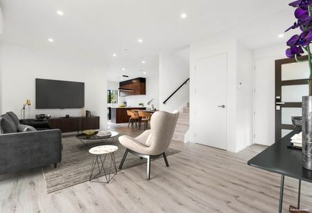 The Ideal Hobsonville living - Photo 2