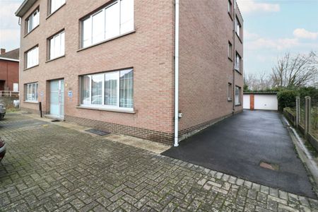 Centraal gelegen, royaal appartement met 2 slpk. - Photo 4