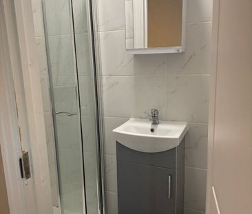 Studio Flat, Hallswelle Road, NW11 - Photo 2