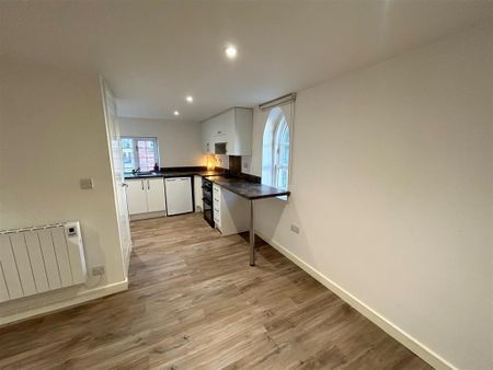 Market Place, Doncaster, Bawtry - Photo 3