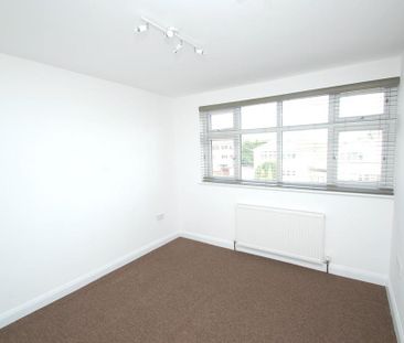 3 bedroom link detached house to rent - Photo 5