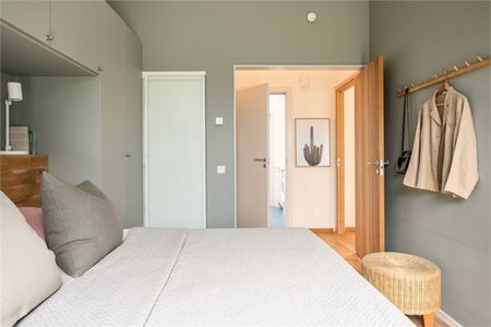 Arkitektritat radhus nära Barkarby Kyrka - Foto 2