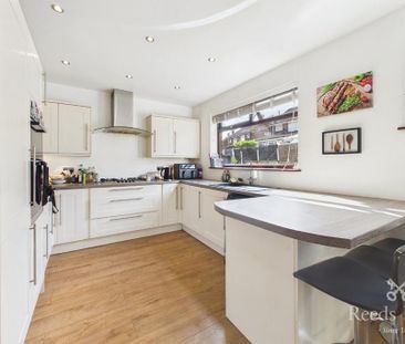 2 bedroom semi-detached house to rent - Photo 6