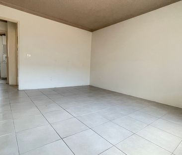 1ST FLOOR UNIT IN LONGFIELD - Photo 3