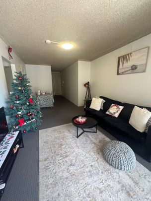 Kensington - Photo 1