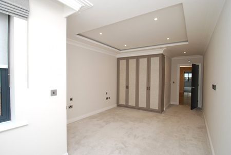 Wellington Court, 66 Penn Road, Beaconsfield,HP9 - Photo 4