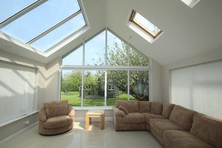 5 bedroom bungalow to rent - Photo 2