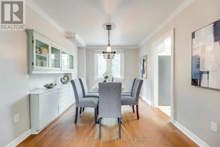 118 BLANTYRE AVENUE - Photo 4