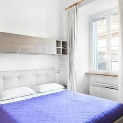 Trastevere: Furnished 1 Bedroom, lovely gated complex, excellent restored. Living-kitchen, bedroom, 2 baths, parquet, sunny, silent. Ref 1061 - Photo 1