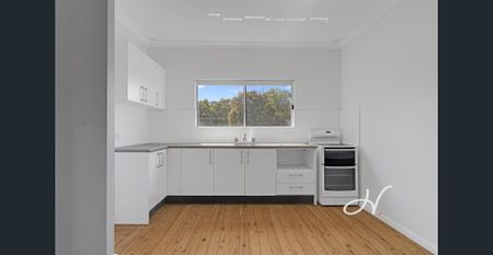 CHARACTER COTTAGE WITH LAKESIDE CONVENIENCE - Photo 5