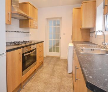 3 bedroom House To Let - Photo 2
