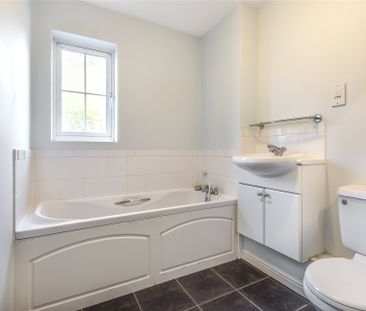 2 bedroom Flat in Hopper Vale, Bracknell - Photo 4