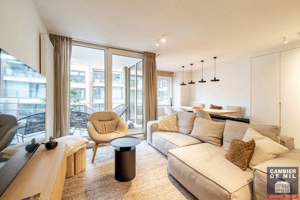 Volledig gerenoveerd appartement met 2 volwaardige slaapkamers – centrum Knokke - Foto 1