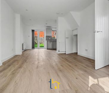 3 bedroom semi-detached house to rent - Photo 1