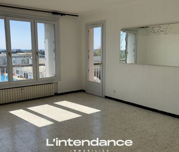 HYERES QUARTIER OLBIUS RIQUIER T4 75 M2 LOUE VIDE 1160 EURCC - Photo 1