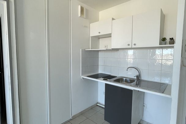 Aix La Duranne : T2 de 31,50 m2 avec terrasse et garage - Photo 1