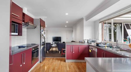 Modern, spacious and well located. - Photo 3