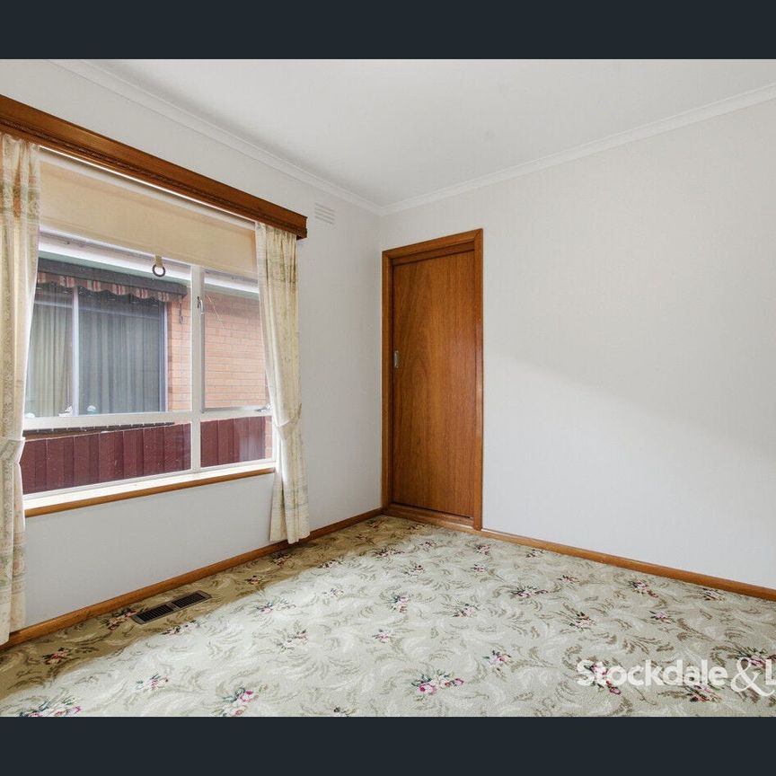 Brick Veneer - Photo 1