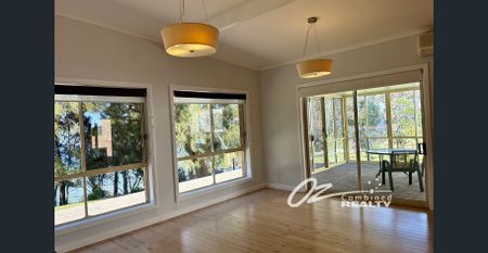 Stunning Waterfront 3-Bedroom Home - Photo 4