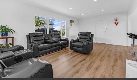 Charming 3BR in Papatoetoe - Photo 4
