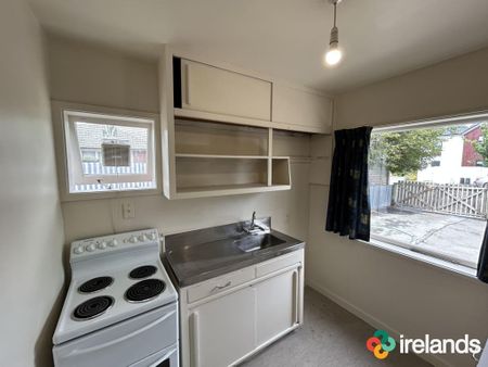 Two Bedroom Unit, Central City Living! - Photo 5