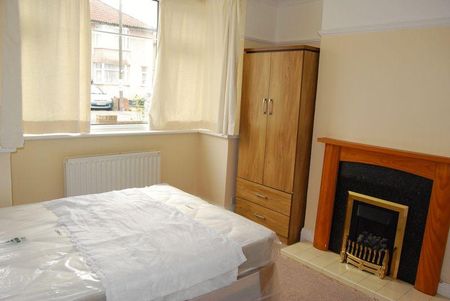 3 bedroom terraced house to rent - Photo 4