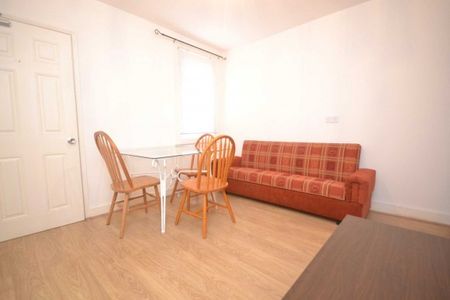 4 Bed - Auckland Road, University Area - Photo 2