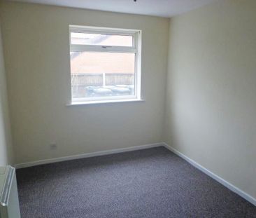 1 Bed Flat, Savick Avenue, BL2 - Photo 1