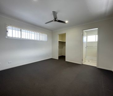 Well Positioned Home Opposite Parkland And Only A Short Walk To School - Photo 6