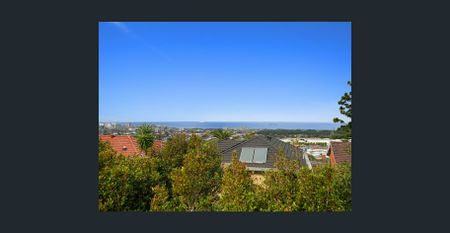 Top Floor Apartment with Water Views - Photo 5