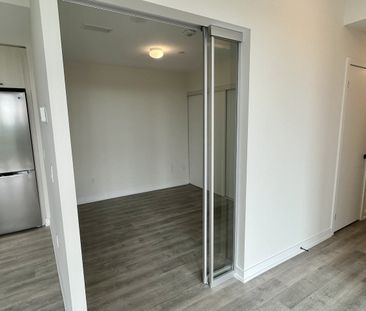 2300 Saint Clair Avenue West condo — Toronto, ON (2-Bedroom) - 2 Bedroom - Photo 6