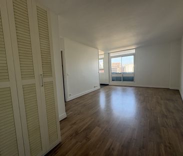 Location Appartement 1 pièce 32m² BOULOGNE BILLANCOURT 92100 - Photo 2