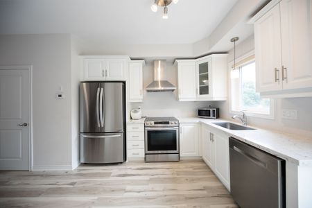 For Lease - 15 BARLEY Lane, Hamilton, Ontario - Photo 3