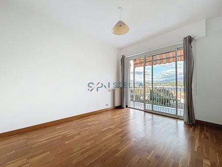 Beau T4 Spacieux avec Vue Mer Secteur Parc San Lazaro, - Photo 5