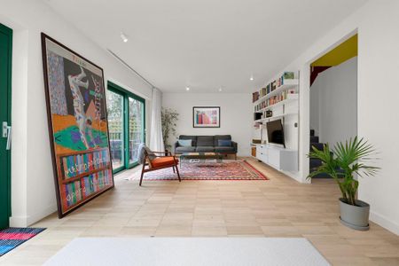 4 bedroom mews to rent - Photo 2