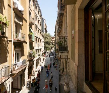 Beautiful Central Apartment with Private Terrace - Photo 2