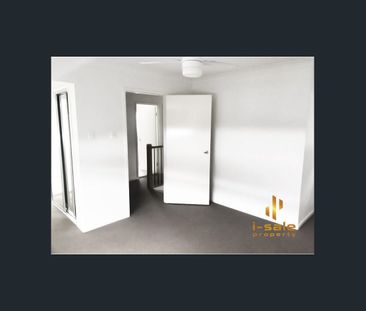 Townhouse in Calamvale - Photo 2